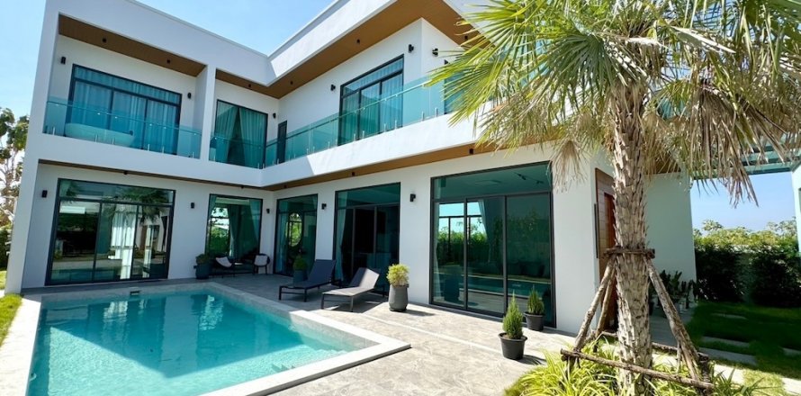 Chalet de 4 dormitorios en Jomtien Beach, Pattaya, Tailandia № 119408