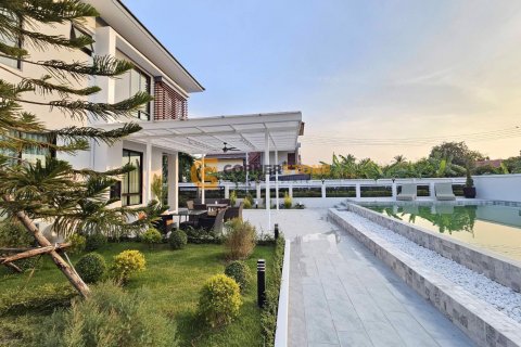 Estudio en Bang Lamung, Tailandia № 119410 - foto 4