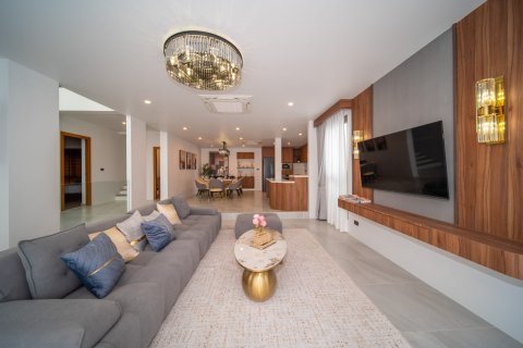 Chalet de 7 dormitorios en Bang Tao, Tailandia № 78645 - foto 12