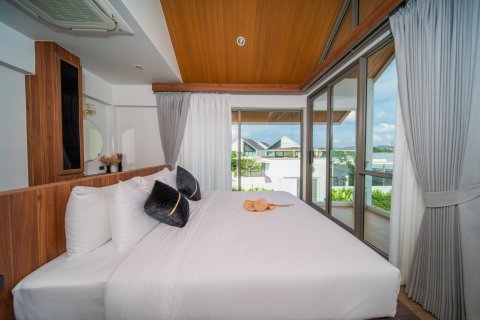 Chalet de 7 dormitorios en Bang Tao, Tailandia № 78645 - foto 16