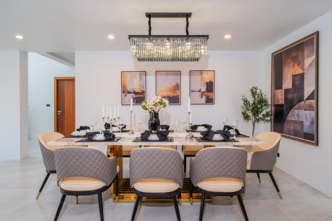 Chalet de 7 dormitorios en Bang Tao, Tailandia № 78645 - foto 8