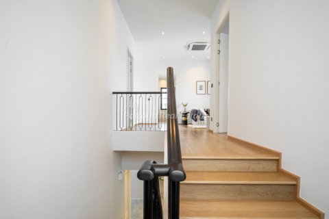 Casa de 4 dormitorios en Bang Lamung, Tailandia № 123443 - foto 19