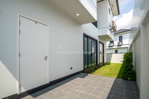Casa de 4 dormitorios en Bang Lamung, Tailandia № 123443 - foto 16