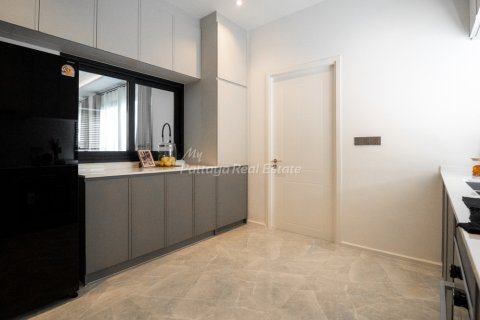Casa de 4 dormitorios en Bang Lamung, Tailandia № 123443 - foto 14