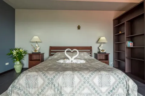 Chalet de 4 dormitorios en Ko Samui, Tailandia № 107591 - foto 17