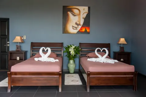 Chalet de 4 dormitorios en Ko Samui, Tailandia № 107591 - foto 14