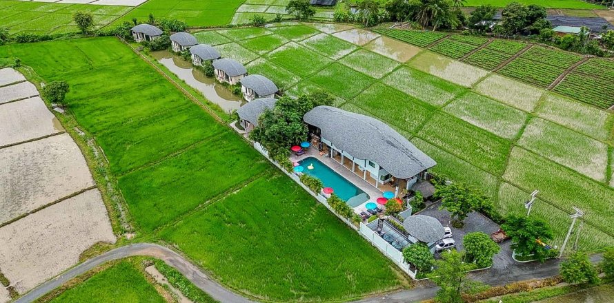 Hotel 3200 m2 en Chiang Mai, Tailandia № 126335