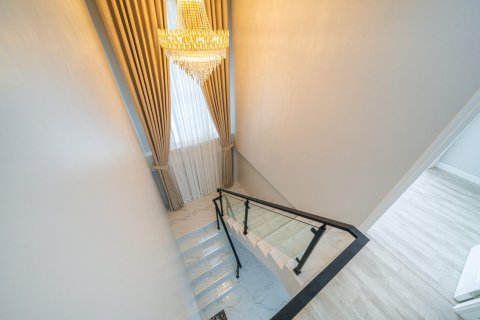 Casa de 5 dormitorios en Pattaya, Tailandia № 125547 - foto 6