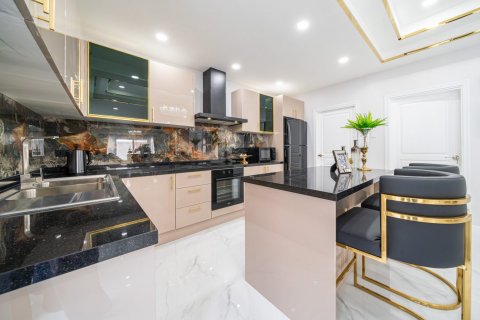 Casa de 5 dormitorios en Pattaya, Tailandia № 125547 - foto 26