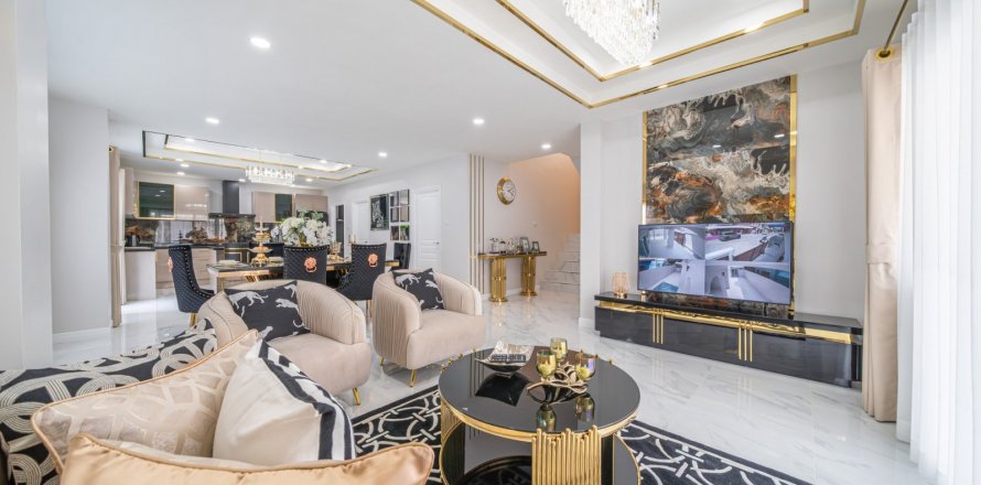 Casa de 5 dormitorios en Pattaya, Tailandia № 125547