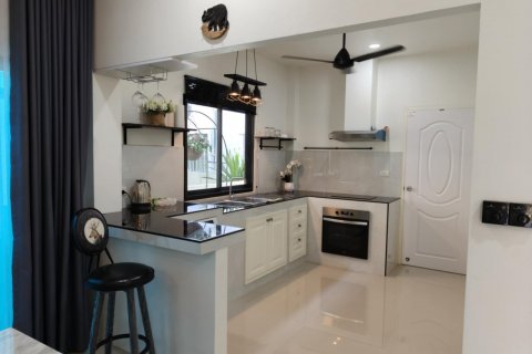 Local comercial 216 m2 en Pattaya, Tailandia № 125546 - foto 5