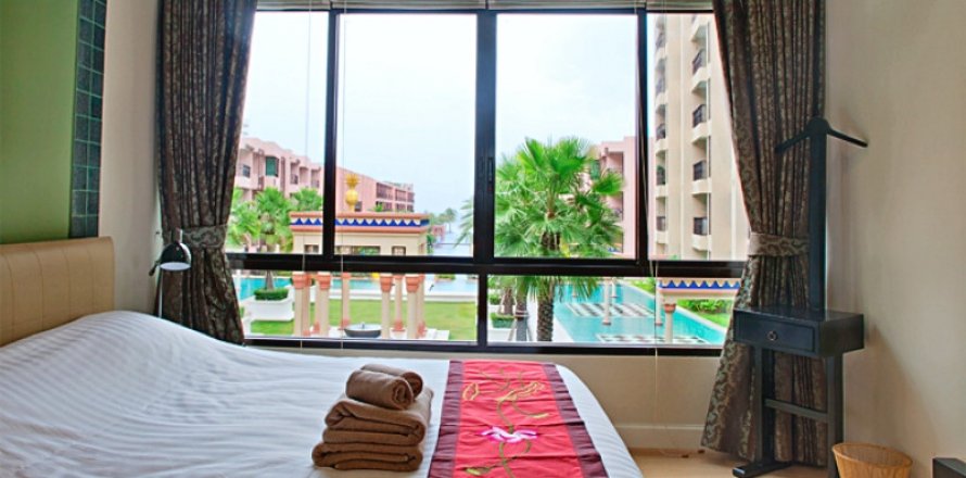 Condominio de 3 dormitorios en Hua Hin, Tailandia № 125192