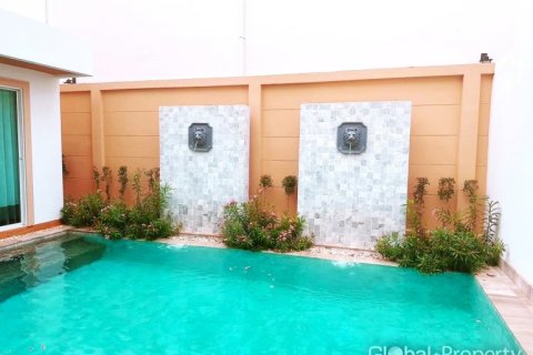 Casa de 3 dormitorios en Pattaya, Tailandia № 106706 - foto 3