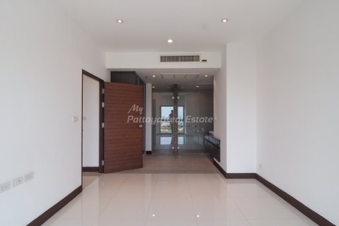 Condominio de 4 dormitorios en Bang Lamung, Tailandia № 106704 - foto 15