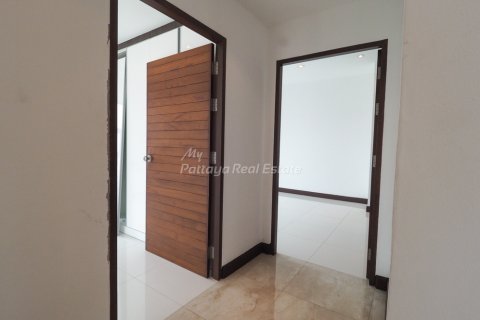 Condominio de 4 dormitorios en Bang Lamung, Tailandia № 106704 - foto 18