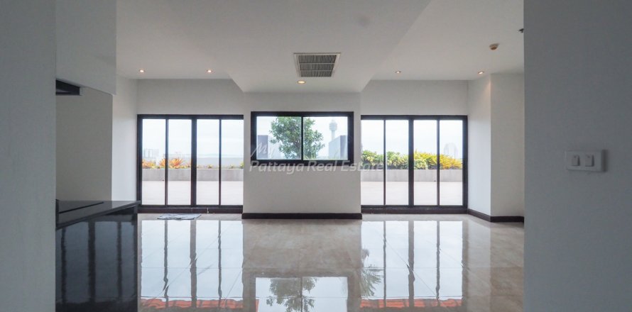 Condominio de 4 dormitorios en Bang Lamung, Tailandia № 106704