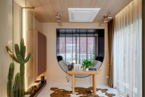 Casa de 3 dormitorios en Samut Prakan, Tailandia № 124608 - foto 3