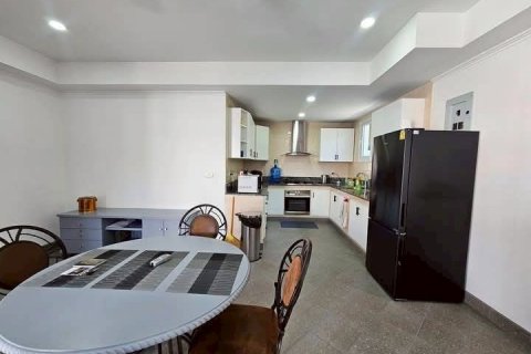 Casa de 2 dormitorios en Pattaya, Tailandia № 126794 - foto 8