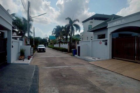 Casa de 2 dormitorios en Pattaya, Tailandia № 126794 - foto 18