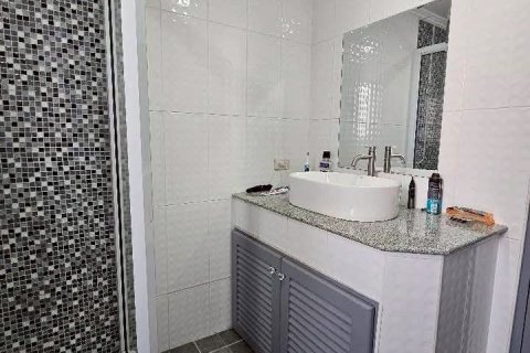 Casa de 2 dormitorios en Pattaya, Tailandia № 126794 - foto 15