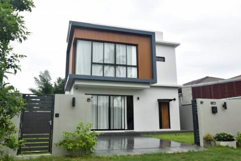 Haus in Bang Lamung, Thailand 4 Schlafzimmer № 126793