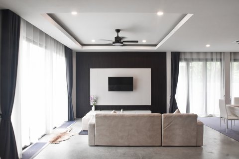 Casa de 4 dormitorios en Bang Lamung, Tailandia № 126793 - foto 10