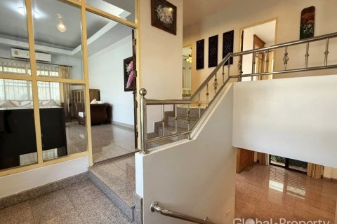 Haus in Pattaya, Thailand 4 Schlafzimmer № 119571 - Foto 12
