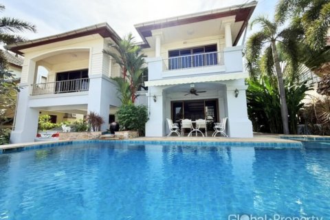 Haus in Pattaya, Thailand 4 Schlafzimmer № 119571 - Foto 2