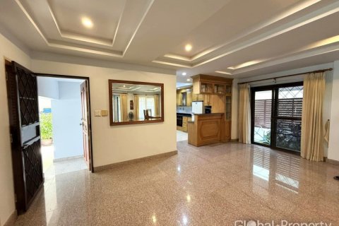 Haus in Pattaya, Thailand 4 Schlafzimmer № 119571 - Foto 8