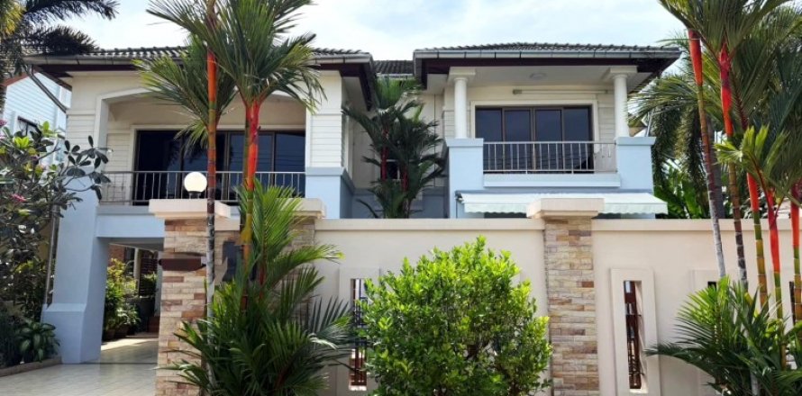 Haus in Pattaya, Thailand 4 Schlafzimmer № 119571