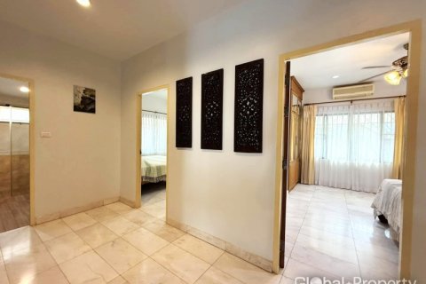 Haus in Pattaya, Thailand 4 Schlafzimmer № 119571 - Foto 25