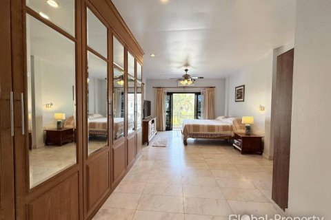 Haus in Pattaya, Thailand 4 Schlafzimmer № 119571 - Foto 18