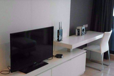 Condominio de 1 dormitorio en Khlong San, Bangkok, Tailandia № 76236 - foto 2