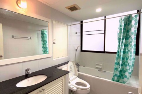 Condominio de 2 dormitorios en Watthana, Bangkok, Tailandia № 76239 - foto 11