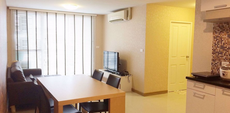 Condominio de 2 dormitorios en Phra Khanong, Bangkok, Tailandia № 76233