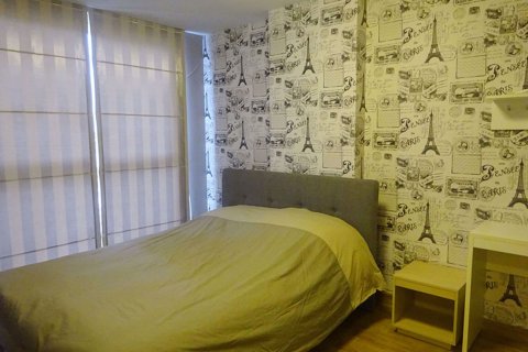 Condominio de 2 dormitorios en Phra Khanong, Bangkok, Tailandia № 76233 - foto 5