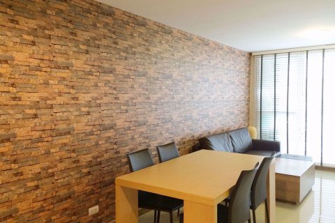 Condominio de 2 dormitorios en Phra Khanong, Bangkok, Tailandia № 76233 - foto 3