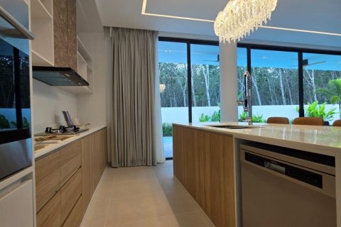Villa on Layan Beach, Thailand 4 bedrooms № 74117 - photo 12