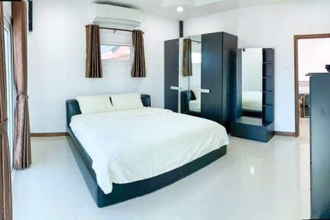 Casa de 3 dormitorios en Jomtien Beach, Pattaya, Tailandia № 101324 - foto 12