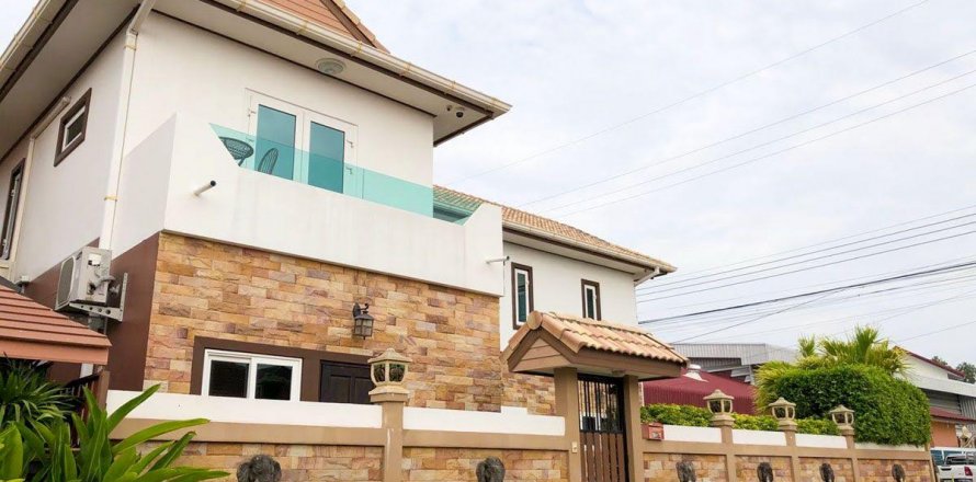 Casa de 3 dormitorios en Jomtien Beach, Pattaya, Tailandia № 101324