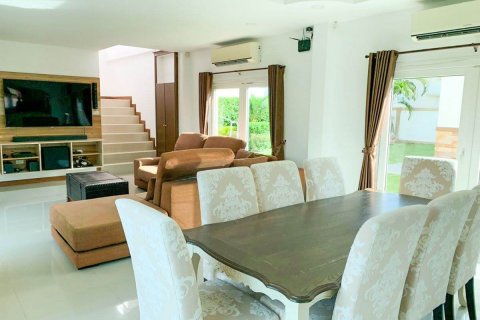 Casa de 3 dormitorios en Jomtien Beach, Pattaya, Tailandia № 101324 - foto 4