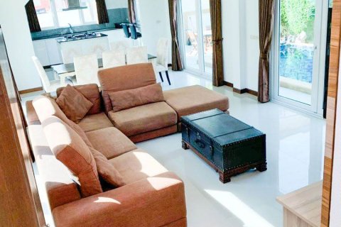 Casa de 3 dormitorios en Jomtien Beach, Pattaya, Tailandia № 101324 - foto 3