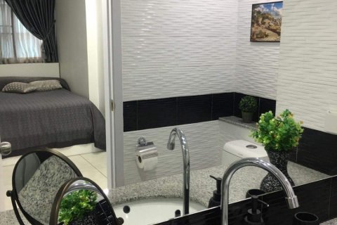 Apartamento de 5 dormitorios en Pattaya, Tailandia № 101323 - foto 11