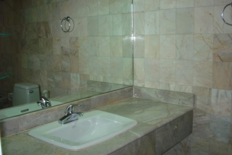 Condominio de 3 dormitorios en Bangkok, Tailandia № 143639 - foto 5