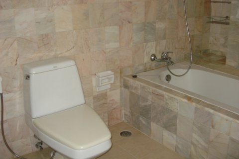 Condominio de 3 dormitorios en Bangkok, Tailandia № 143639 - foto 4