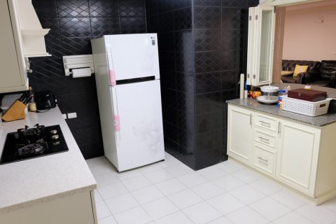 Condominio de 3 dormitorios en Bangkok, Tailandia № 143637 - foto 11
