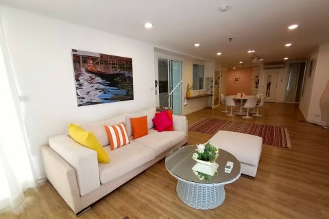 Condominio de 3 dormitorios en Bangkok, Tailandia № 143619 - foto 4