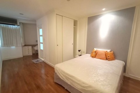 Condominio de 3 dormitorios en Bangkok, Tailandia № 143619 - foto 12