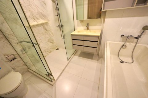 Condo in Bangkok, Thailand, 1 bedroom  № 143371 - photo 5
