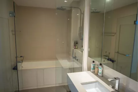 Condominio de 4 dormitorios en Khlong San, Bangkok, Tailandia № 123980 - foto 27